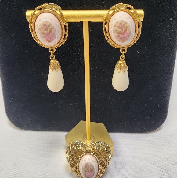 1928 Vintage Glass Hand Painted Heart Brooch and Earrings - Picture 9 of 9